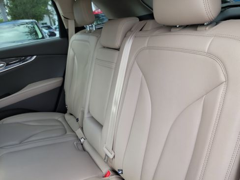 Certified 2022 Lincoln Nautilus FWD w/ Premium Package image 10