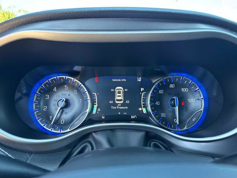 New 2026 Chrysler Pacifica Select image 30