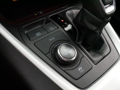 Certified 2025 Toyota RAV4 Limited w/ Advanced Technology Package AWD/4WD image 29