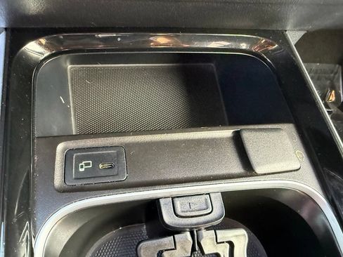 Used 2023 Mercedes-Benz GLB 250 4MATIC image 24