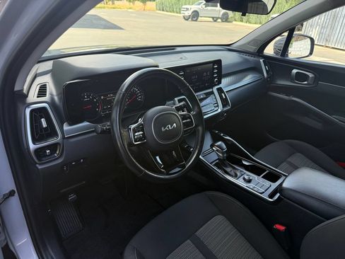 Used 2022 Kia Sorento LX AWD/4WD image 21