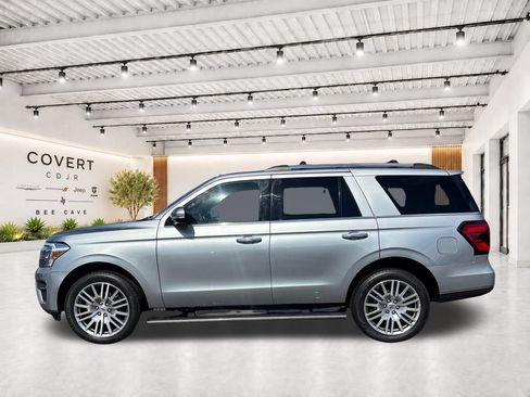 Used 2024 Ford Expedition Limited AWD/4WD image 5