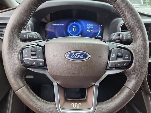 Certified 2023 Ford Explorer King Ranch w/ Technology Package AWD/4WD image 31
