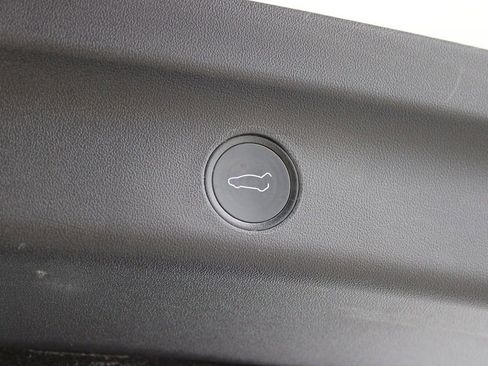 Used 2020 Tesla Model Y Performance image 22