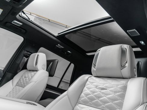 Used 2026 Cadillac Escalade V AWD/4WD image 18