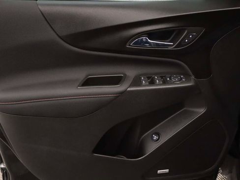 Used 2024 Chevrolet Equinox RS w/ RS Leather Package FWD image 17