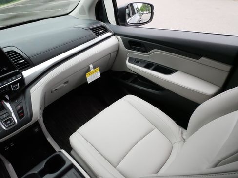 Used 2026 Honda Odyssey EX-L image 11
