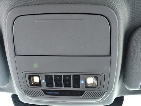 Used 2022 Ford Explorer XLT w/ Equipment Group 202A image 34