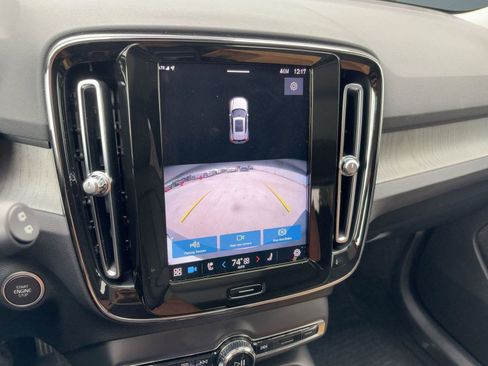 Certified 2023 Volvo XC40 B5 Plus w/ Protection Package Premier image 24