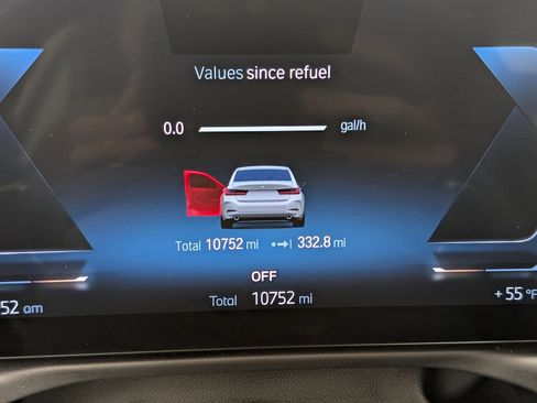 Used 2024 BMW 330i Sedan w/ Premium Package image 26