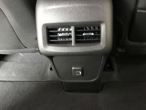 Used 2024 GMC Terrain SLE w/ Driver Convenience Package FWD image 41