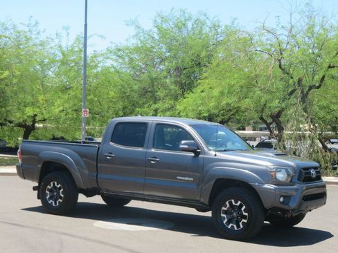 Used 2014 Toyota Tacoma 4x4 Double Cab w/ TRD Sport Package image 4