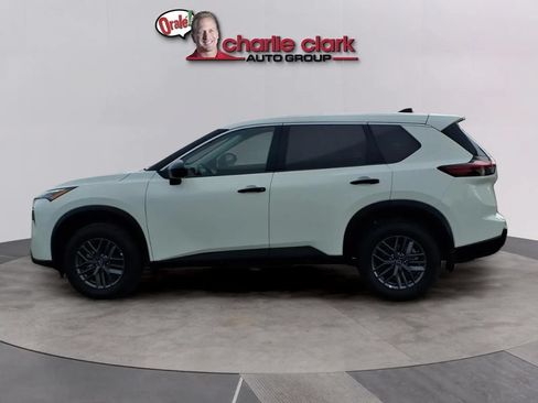 Used 2026 Nissan Rogue S FWD image 3