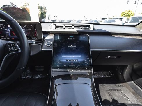 Used 2022 Mercedes-Benz S 500 4MATIC w/ AMG Line Package image 26