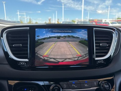 New 2026 Chrysler Voyager LX image 18