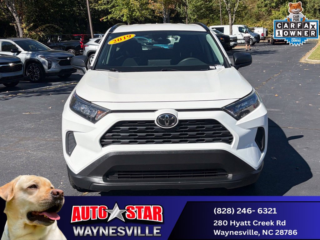 Used 2019 Toyota RAV4 LE FWD image 7