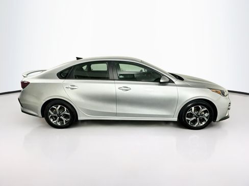 Used 2020 Kia Forte LXS FWD image 10