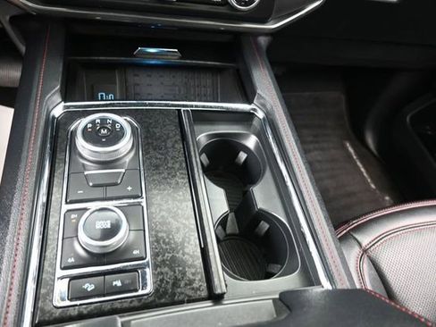 Used 2024 Ford Expedition Limited AWD/4WD image 11