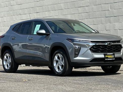 New 2026 Chevrolet Trax LS w/ LS Convenience Package FWD image 1