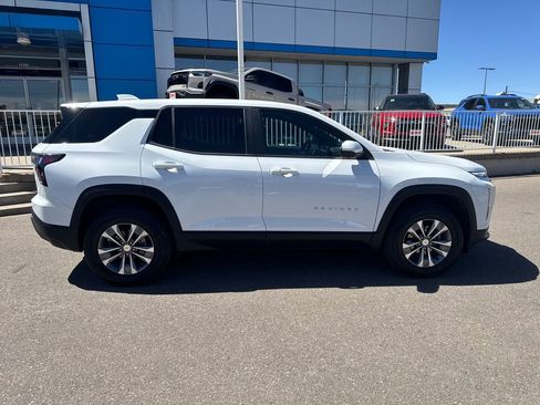 Used 2025 Chevrolet Equinox LT w/ Safety and Technology Package FWD image 6