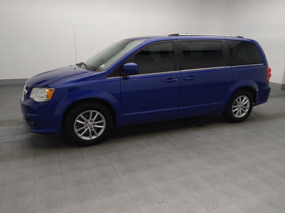 Used 2020 Dodge Grand Caravan SXT w/ Driver Convenience Group FWD image 2