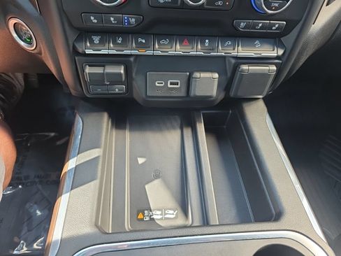 Used 2022 Chevrolet Silverado 2500 High Country w/ Z71 Off-Road Package AWD/4WD image 24