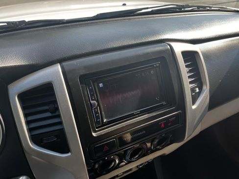 Used 2015 Toyota Tacoma PreRunner w/ SR5 Package image 35