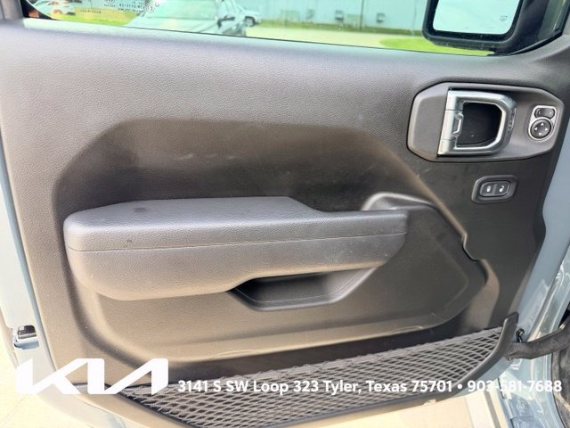 Used 2025 Jeep Wrangler Unlimited Sport AWD/4WD image 14