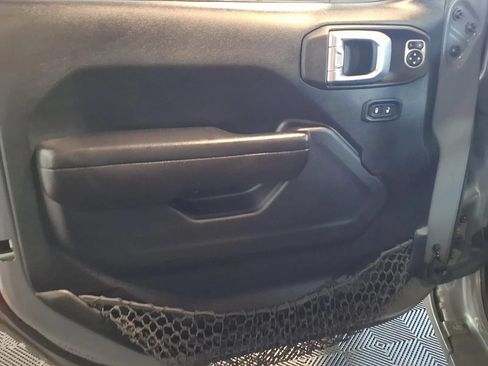 Used 2021 Jeep Wrangler Sport AWD/4WD image 13