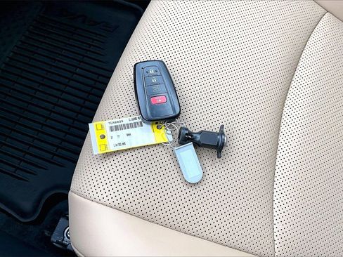 Used 2021 Toyota RAV4 Limited w/ Limited Grade Weather Package image 33