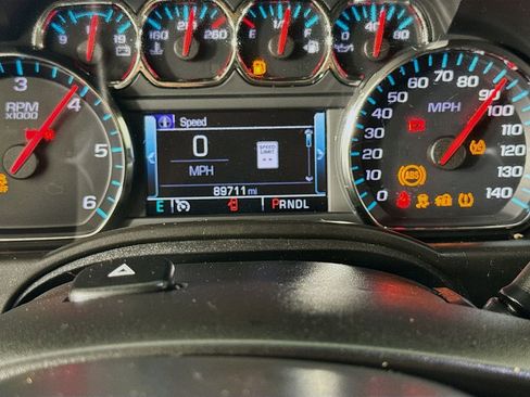 Used 2018 Chevrolet Suburban LT AWD/4WD image 16