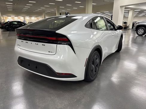 New 2026 Toyota Prius LE image 3