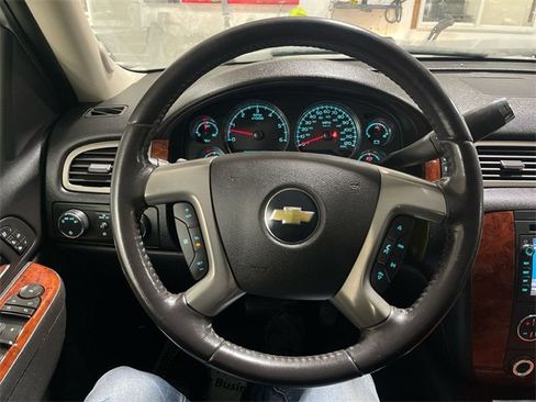 Used 2011 Chevrolet Avalanche LTZ image 14