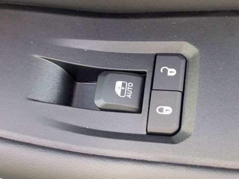 New 2025 Jeep Grand Cherokee Limited image 34