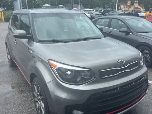 Used 2019 Kia Soul ! FWD image 5
