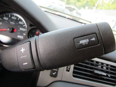 Used 2011 Chevrolet Avalanche LT w/ Luxury Package image 18