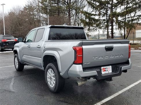 Used 2025 Toyota Tacoma SR5 image 3