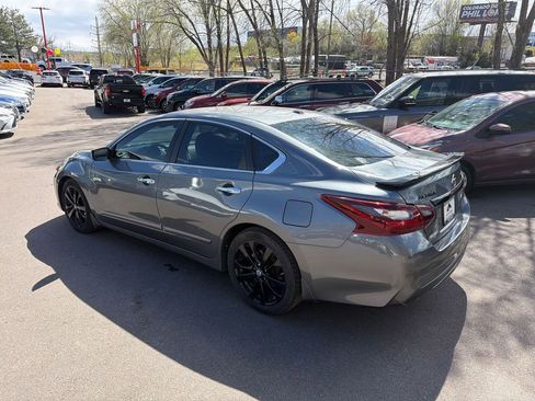 Used 2018 Nissan Altima 2.5 SR w/ SR Midnight Edition image 5