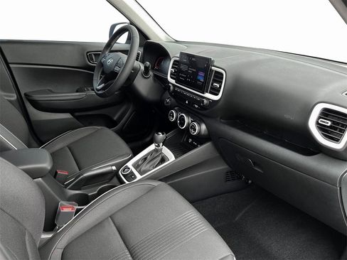 New 2025 Hyundai Venue Limited image 15