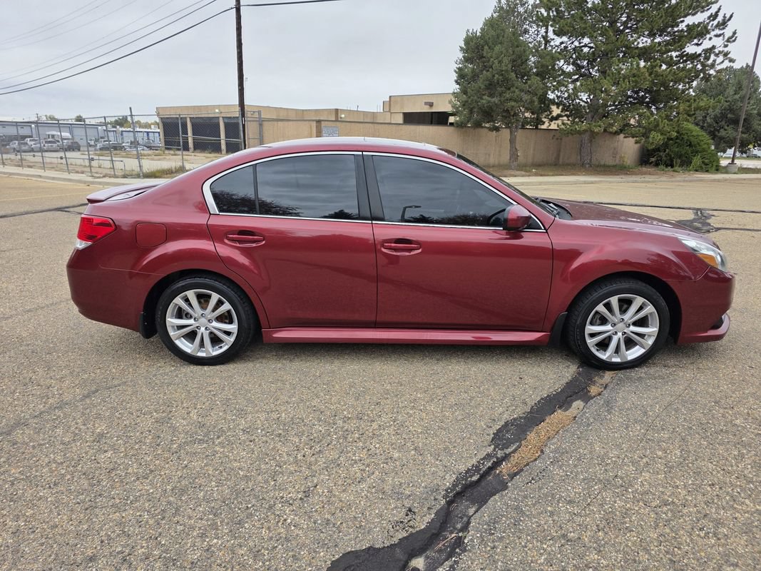 Used 2013 Subaru Legacy 2.5i Premium w/ All-Weather Pkg + Moonroof AWD/4WD image 9