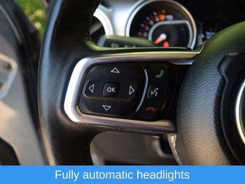 Used 2018 Jeep Wrangler Unlimited Sahara AWD/4WD image 6