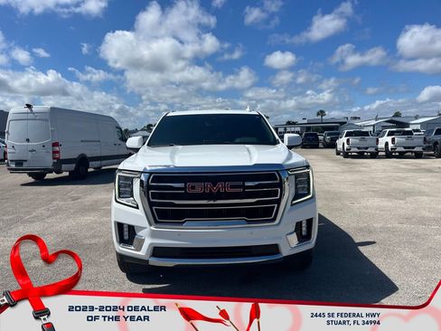 Certified 2024 GMC Yukon SLT w/ SLT Luxury Package image 3