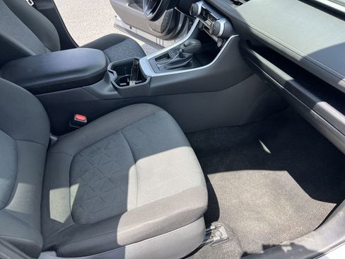 Used 2024 Toyota RAV4 XLE FWD image 34