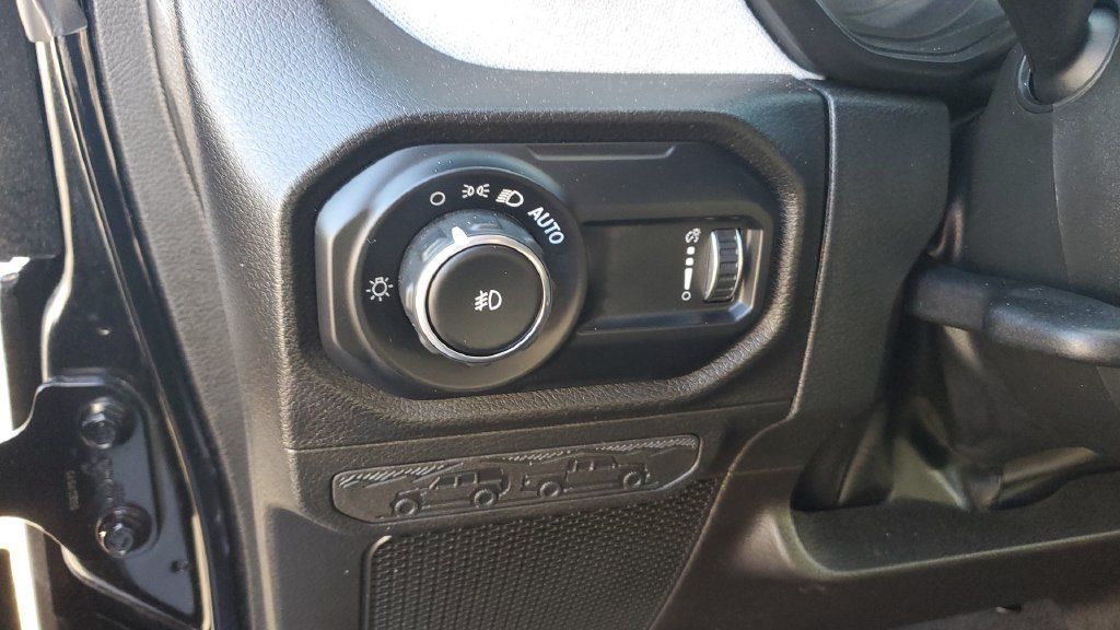 Used 2024 Jeep Wrangler Unlimited Sport AWD/4WD image 22