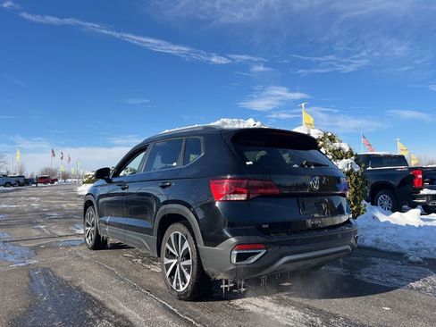 Used 2024 Volkswagen Taos SE image 5