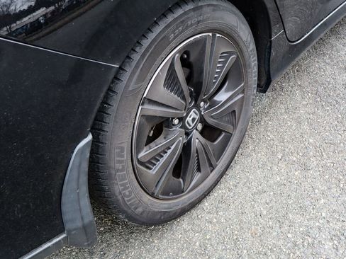 Used 2018 Honda Civic EX image 40