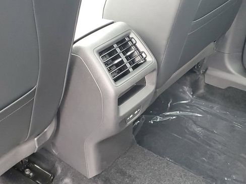 New 2026 Volkswagen Tiguan SE R-Line image 28