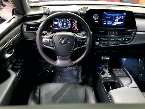 Certified 2022 Lexus ES 350 w/ Premium Package image 5