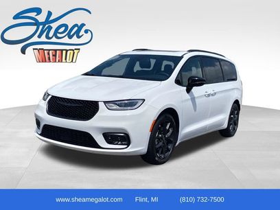 Used 2025 Chrysler Pacifica Limited