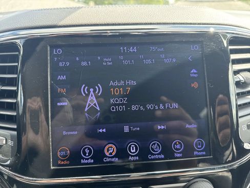 Used 2019 Jeep Grand Cherokee Overland AWD/4WD image 14